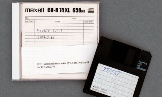 CD-fodral och diskett