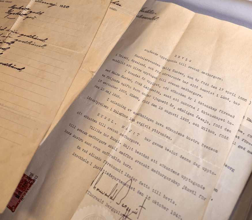 Dokument från år 1943 med bevis om svenskt medborgarskap.